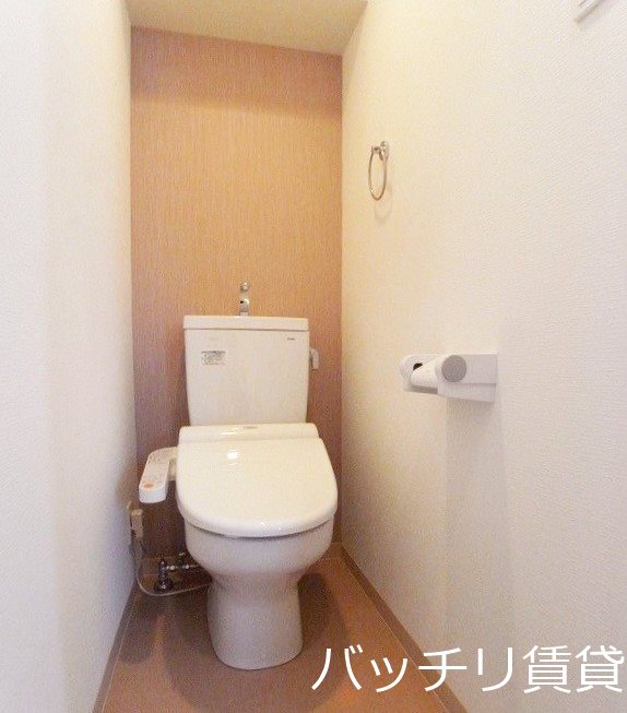 トイレ　別号室の画像になります。現況を優先します。
