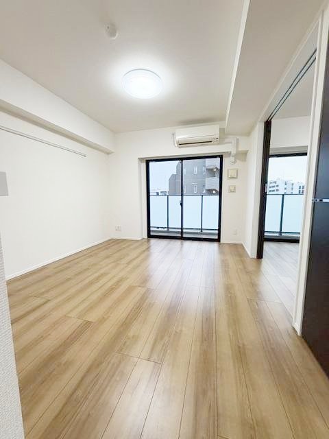 都営大江戸線 森下駅 徒歩6分 10階建 築8年の居間写真