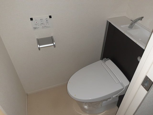 トイレ　コンパクトで使いやすいトイレです