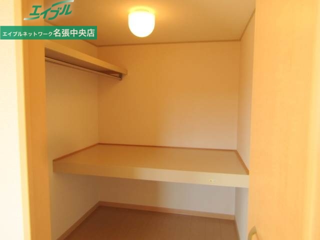 収納　同型参考写真