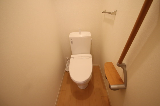 トイレ　※他号室の写真です