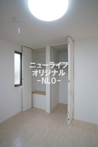 収納　仕切りがなく、丈の長いお洋服も収納できます♪