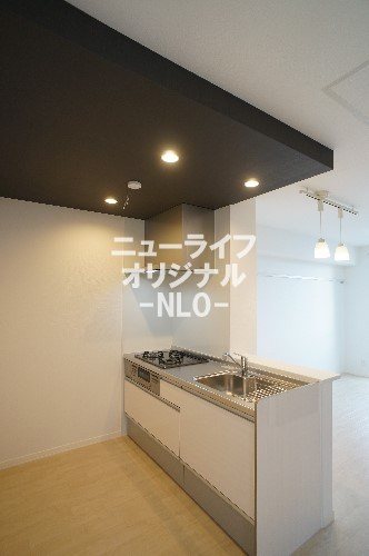 キッチン　グリル付3口コンロでお料理の幅も広がります♪