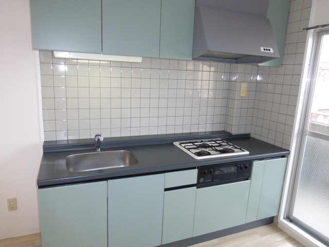 キッチン　３口システムガスキッチン・グリル付