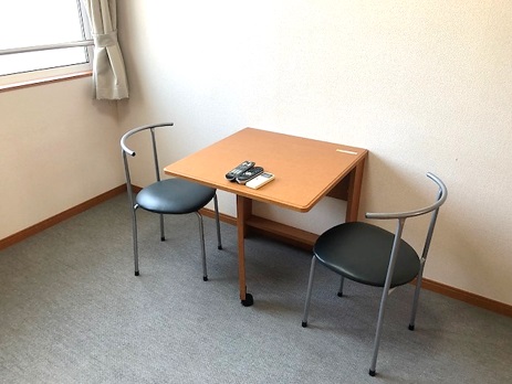 その他設備　1Fはフローリング、2Fはカーペット敷き