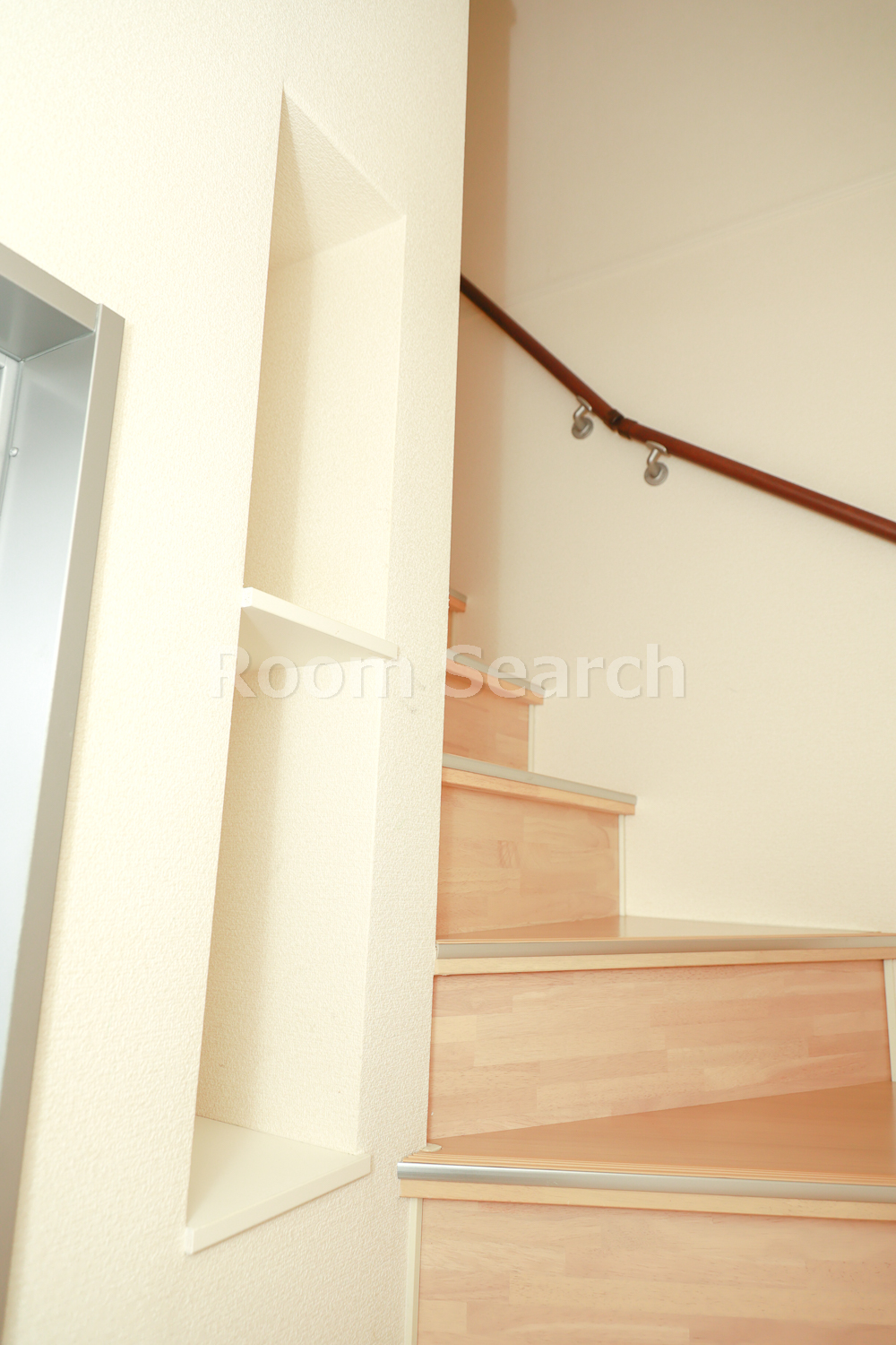 玄関　階段横収納スペース・シューズボックス