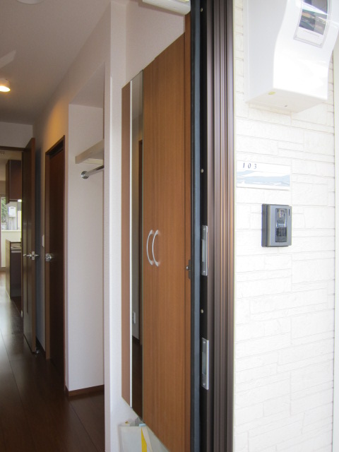 玄関　シューズボックス