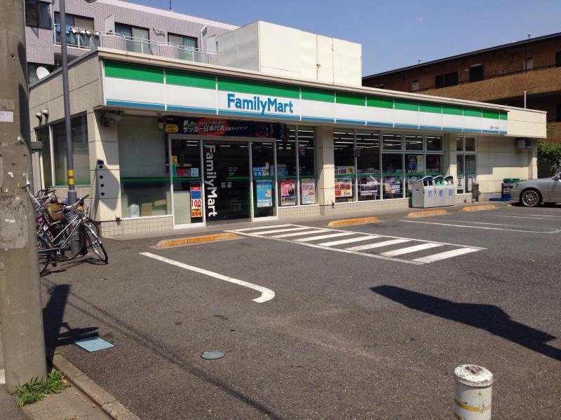 コンビニ　ファミリーマート板橋三園店（コンビニ）まで374m