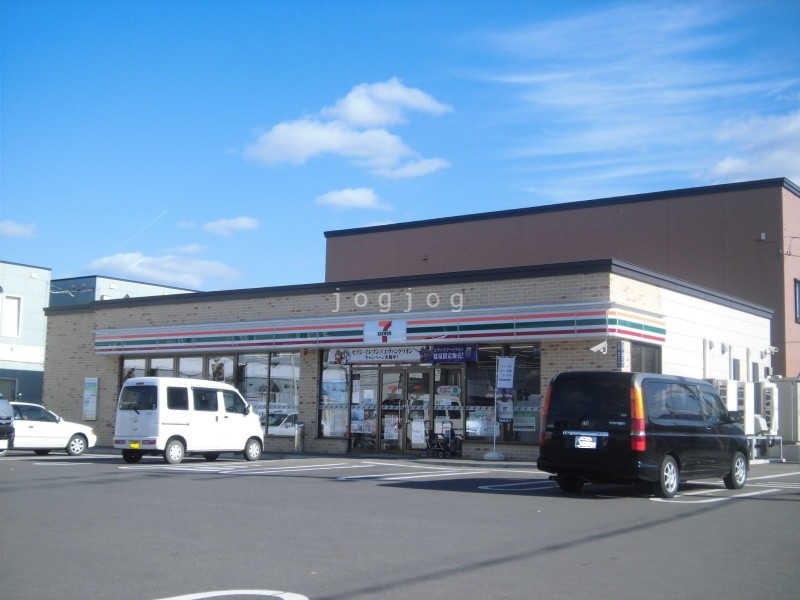 コンビニ　セブンイレブン美唄大通南店（コンビニ）まで448m