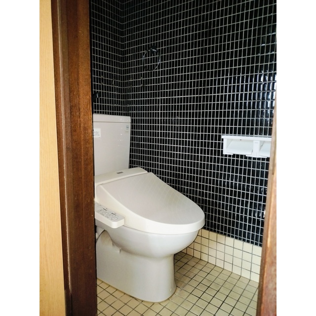 トイレ　温水洗浄暖房便座