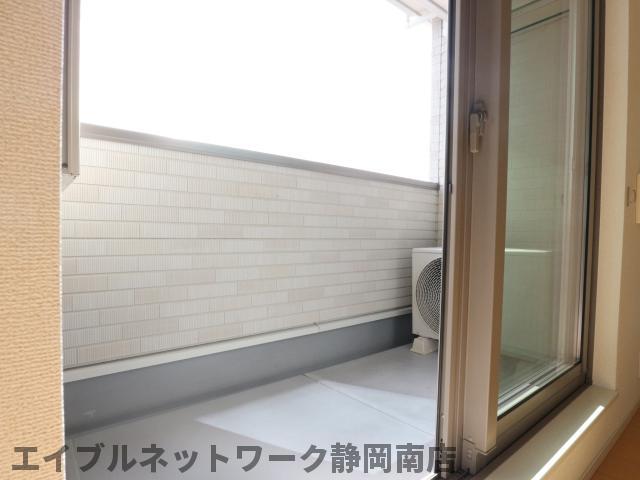 バルコニー　バルコニー付きです