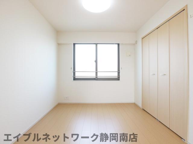 その他　明るい色調の室内です