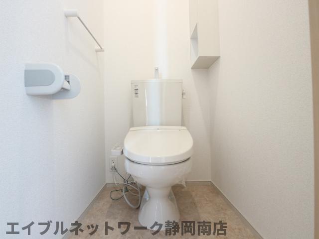 トイレ　落ち着いたトイレです