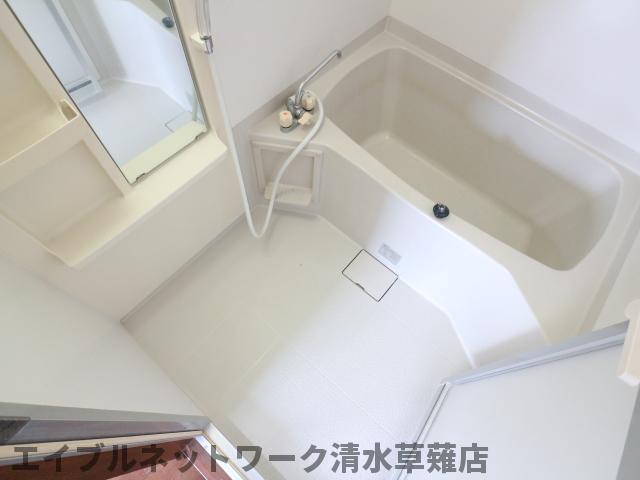 バス・シャワールーム　ゆったり過ごせるお風呂です