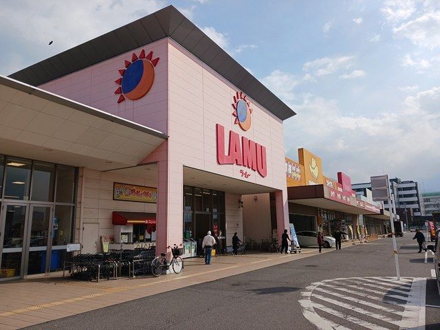 ショッピングセンター　フレスポ西条（ショッピングセンター）まで425m