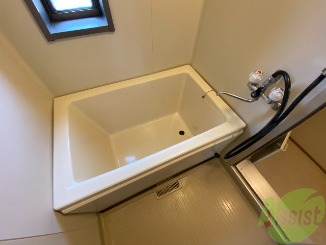 バス・シャワールーム　お風呂の洗い場です、清潔感にあふれています。