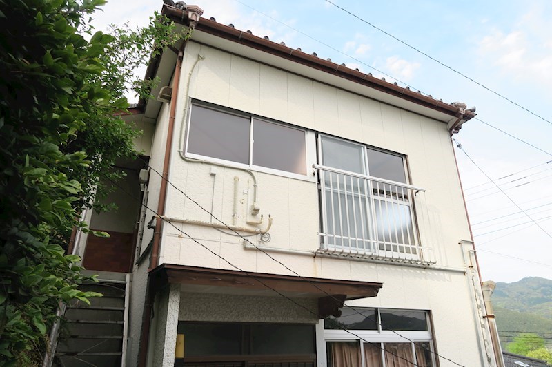 西山貸家2階（西山本町）の建物外観