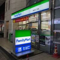 コンビニ　ファミリーマート博労町三丁目店（コンビニ）まで126m
