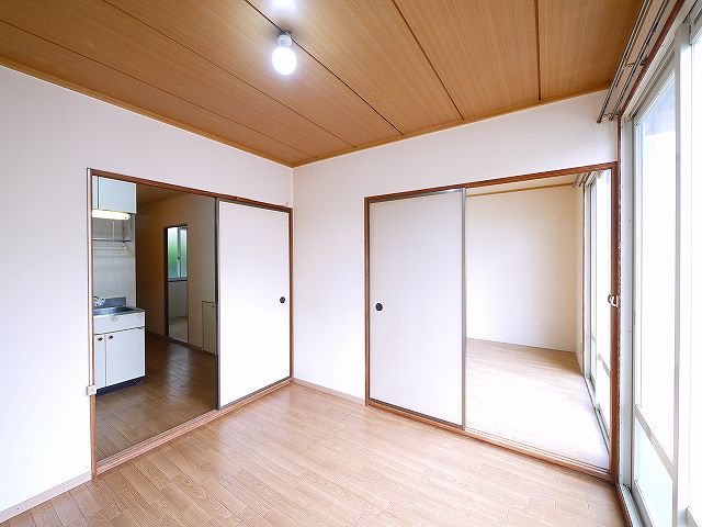 居室・リビング　広々とした洋室です