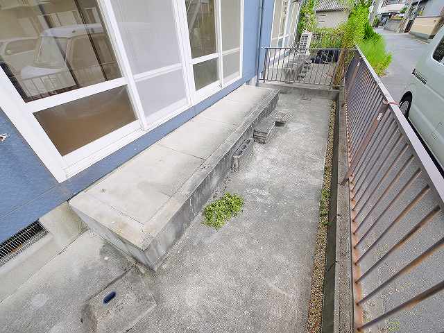 バルコニー　開放的で明るい空間を演出してくれるバルコニーです