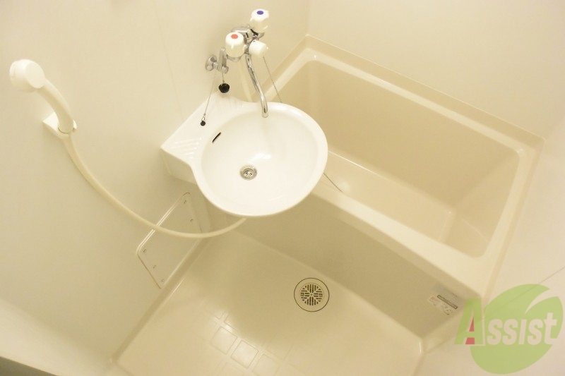 バス・シャワールーム　一日の疲れを癒せます♪