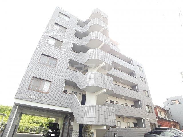 名古屋市守山区小幡千代田のマンションの建物外観