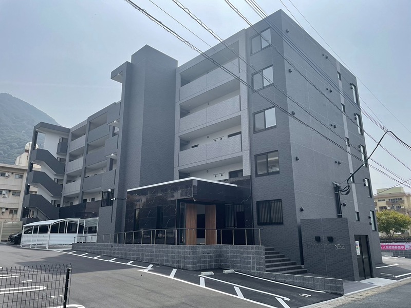 北九州市小倉北区足立のマンションの建物外観