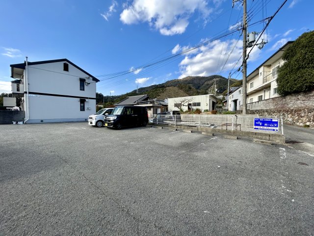 駐車場　居室