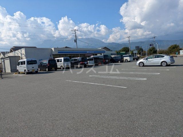 コンビニ　ローソン 南アルプスインター店（コンビニ）まで4484m