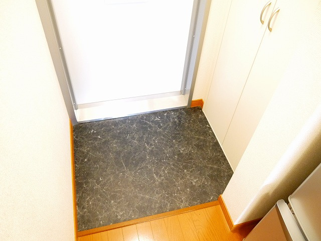 玄関　落ち着いた玄関です