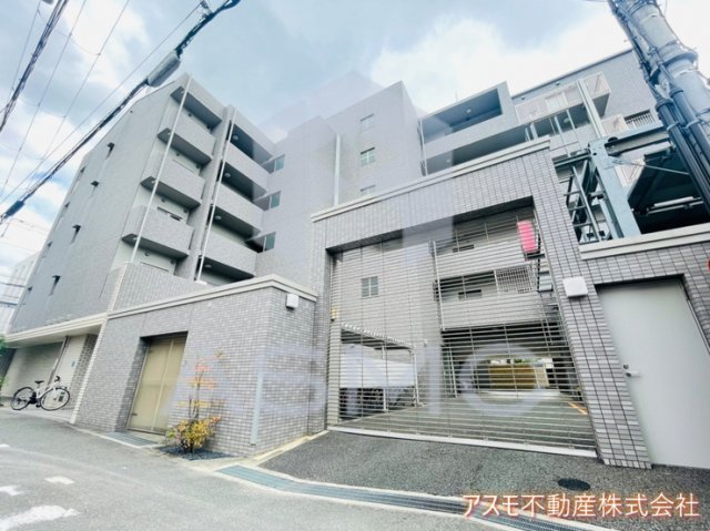 大阪市城東区鴫野東のマンションの建物外観