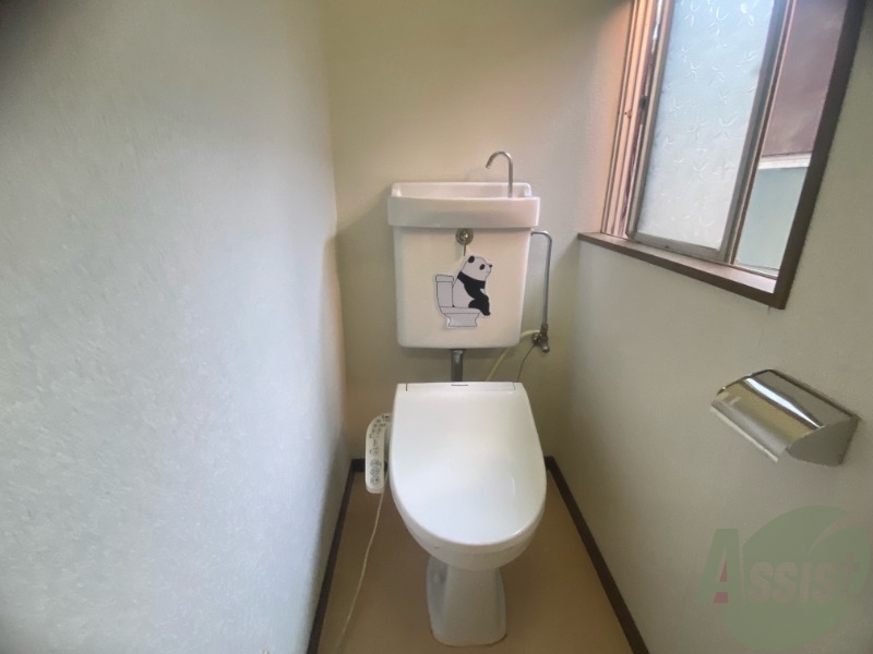 トイレ　トイレはウォシュレット付きです。シャワートイレは嬉しいですね