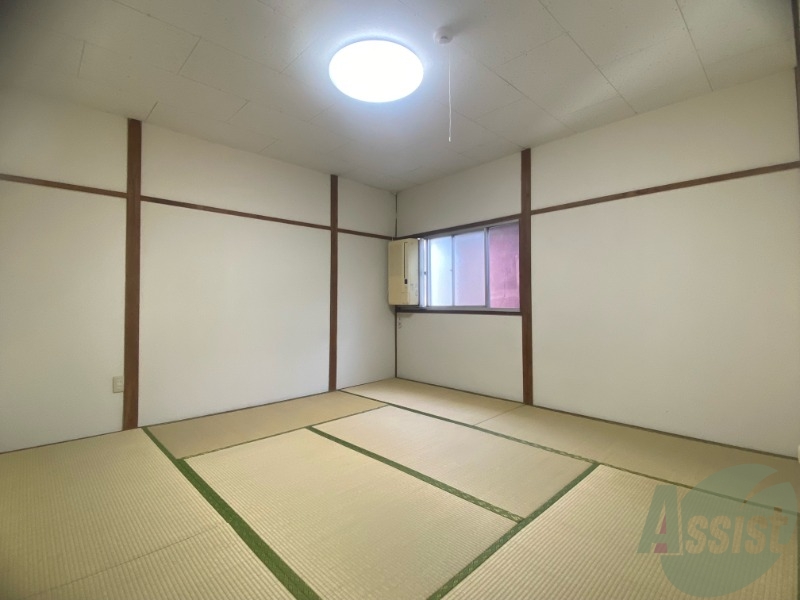 その他部屋・スペース　寝室は和室です。ダブルベッドも余裕でおけますね。