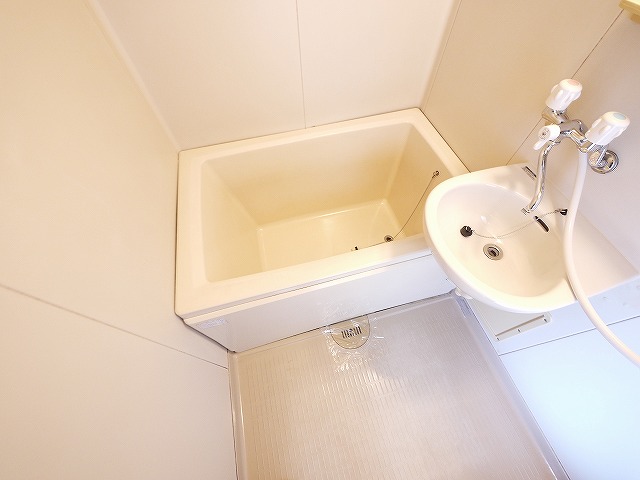 バス・シャワールーム　日々の暮らしに欠かせないお風呂です