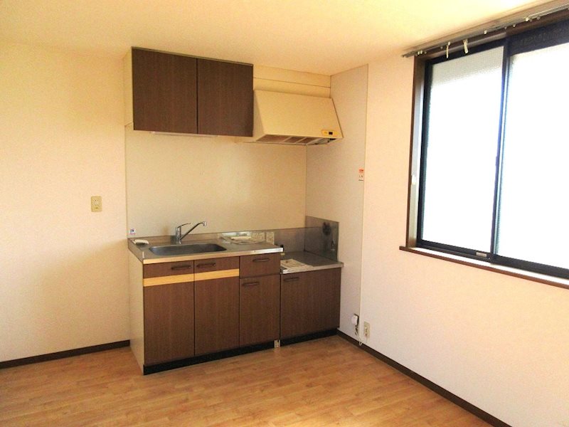 居室・リビング　大高郵便局 952m