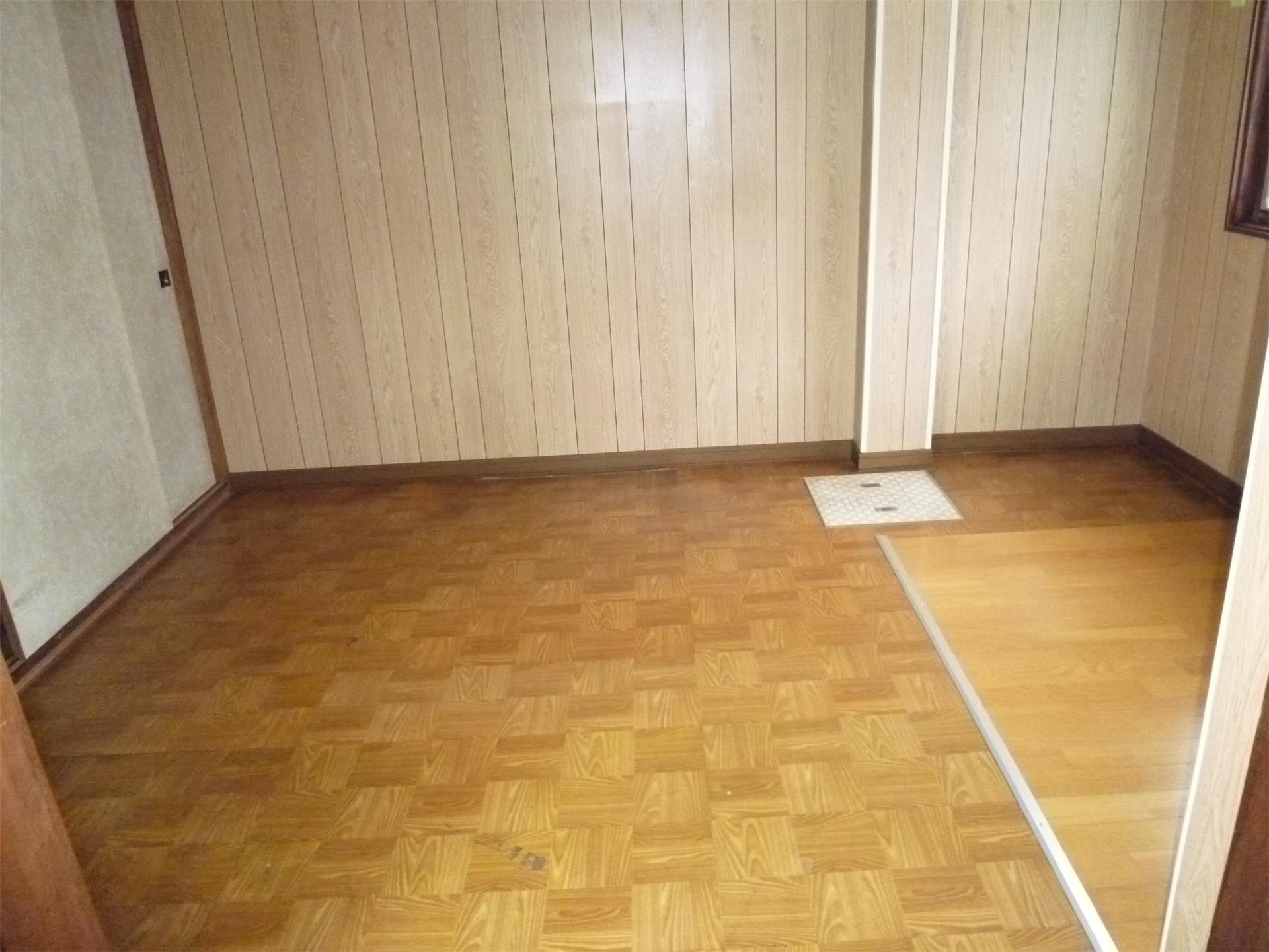 共栄荘 事務所の居間写真