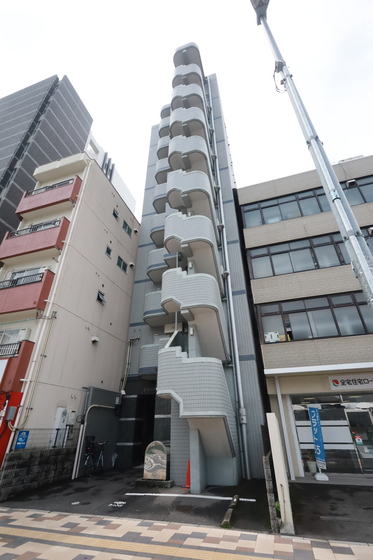 【広島市中区平野町のマンションの建物外観】