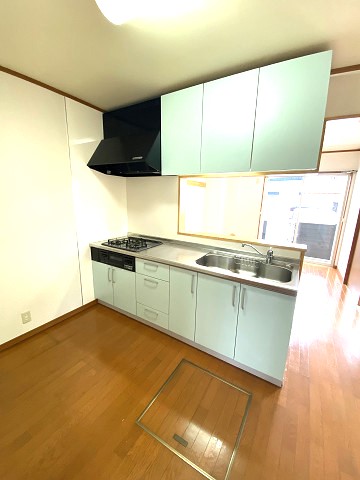 キッチン　3口コンロシステムキッチン