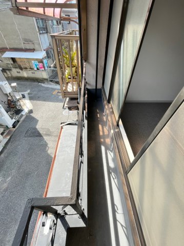 バルコニー　バルコニーからの眺めを楽しみながら食事をしませんか