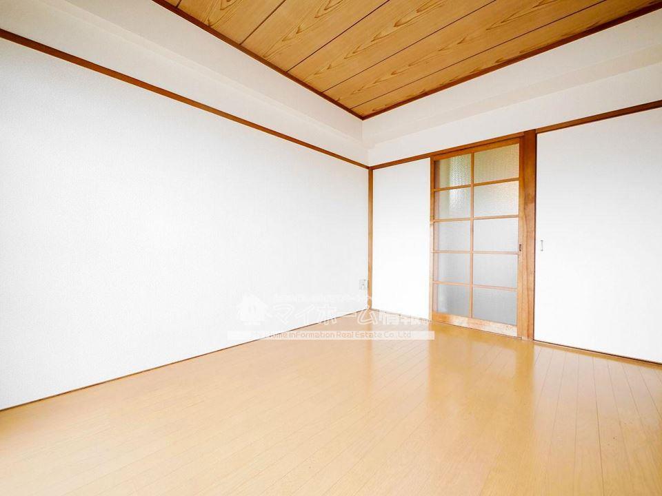 居室・リビング　6帖の洋室は、ゆったりと過ごせるプライベート空間