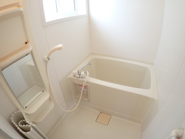 バス・シャワールーム　清潔感のあるバスルーム