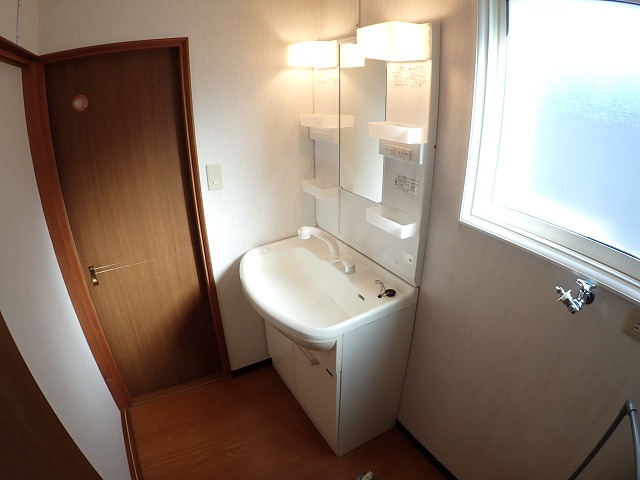 洗面設備　洗髪洗面化粧台です