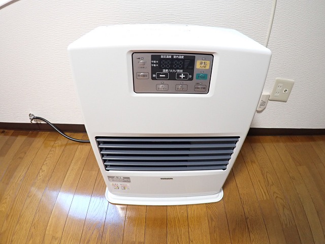 その他　洋室7帖にFFストーブ完備