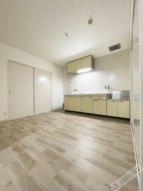 居室・リビング　ダイニング８帖・ゆとりの広さ♪♪