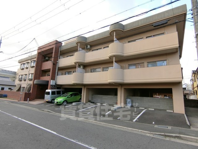 エトワール長岡京の建物外観