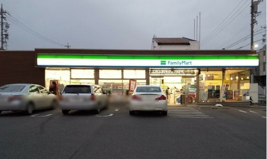 コンビニ　ファミリーマート緑滝ノ水店（コンビニ）まで194m