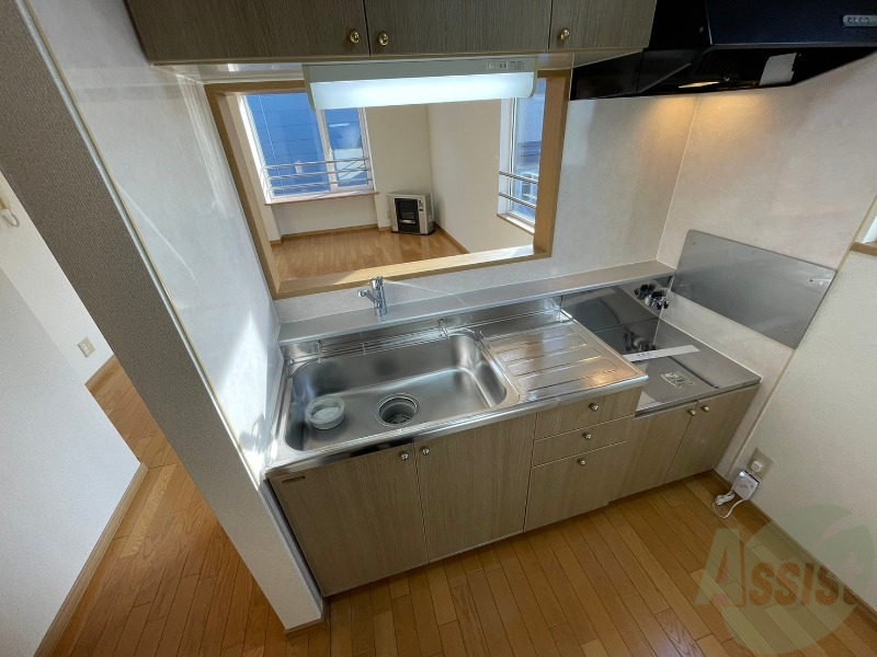 キッチン　キッチンはスペースも広々していて使いやすそうですよ！