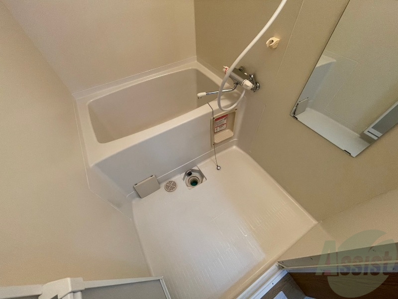 バス・シャワールーム　ユニットバスです。疲れを癒すのに欠かせませんね！