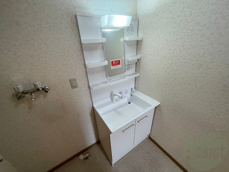 洗面設備　こちらに洗面台があります。朝の洗顔はこちらで。