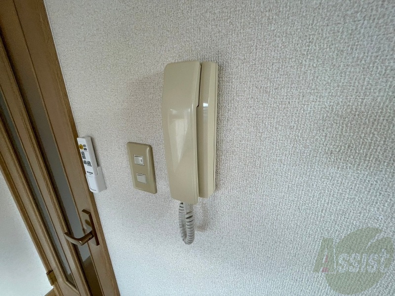 バルコニー　インターホンは通話ができるので急な訪問があっても安心です。